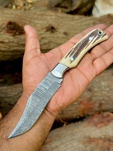มีดล่าสัตว์ทำมือจากเหล็กดามัสกัส THEWIZ CRAFTS ปลายมีดแบบ Drop Point ใบมีดตรง ด้ามไม้ ใบมีดแบบ Fixed Blade สำหรับกิจกรรมกลางแจ้งและงานชำแหละเนื้อสัตว์ - Product Image 5