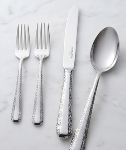Juego de cubiertos modernos de acero inoxidable con acabado martillado y mango pulido a espejo, resistente al deslustre, para bodas, cenas y hoteles. - Product Image 1