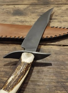 Cuchillo Bowie de Caza para Exteriores de Acero de Damasco Hecho a Mano de Alta Calidad, Hoja de Punta Caída, Mango de Madera, Funda de Cuero, OEM, 15 Pulgadas - Product Image 5