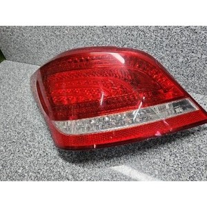 Luz Trasera Izquierda Usada Equus 924013N000 - Product Image 2