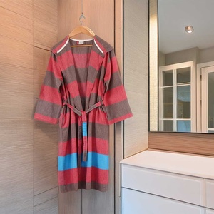 Paradise 15 Peignoirs de luxe en coton turc avec logo personnalisé pour femmes et hommes Peignoirs d'hôtel à capuche absorbants légers avec glands - Product Image 6