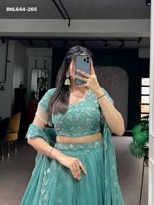 Nouvelle Tendance Élégante : Ensemble Lehenga-Choli et Dupatta pour Femme avec Broderie de Pièces d'Or, Perles et Fil – Mode Féminine - Product Image 6
