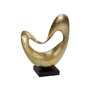 Sculpture dorée de style moderne en résine, figurine artistique, vente en gros, finition métallique dorée créative, décoration de table pour la maison et le salon - Product Image 1