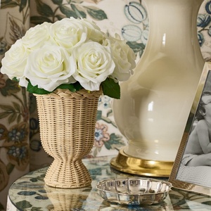 Vases en rotin pour arrangements floraux, excellente qualité, tissage artisanal, vase trompette doré, prix avantageux - Product Image 6
