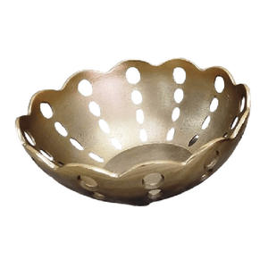 Bol en métal doré artisanal, forme ronde, travail fantaisie, pour servir, idéal pour les mariages, Diwali, bols décoratifs élégants pour la table - Product Image 5