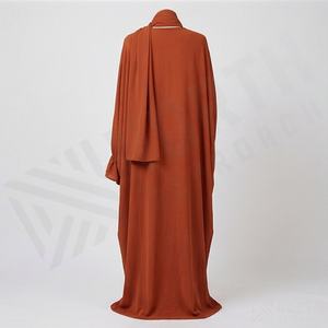Ensemble de tenue musulmane décontractée d'été deux pièces, style modeste, avec dentelle, perles, manches papillon, abaya et hijab rectangulaire - Product Image 2