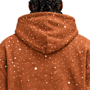 Sudadera con Capucha para Hombre, Estampado Moteado Naranja Óxido y Blanco, Informal, de Forro Polar, con Cordón Ajustable en la Capucha y Bolsillo Canguro, Estilo Urbano - Product Image 4