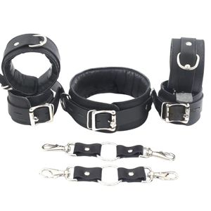 สายรัดข้อมือหนังแท้กันน้ำ Black Sheep พร้อมสายรัดเสริมความแข็งแรงและห่วงโลหะรูปตัว D สำหรับใช้ในกิจกรรม BDSM - Product Image 1