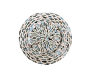 Plato de presentación redondo de madera con incrustaciones artesanales de nácar y mosaico de conchas marinas, de lujo, para bodas, hoteles y restaurantes de alta gastronomía. - Product Image 1