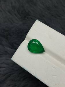 Piedra preciosa de esmeralda natural en forma de pera, verde intenso, suelta, para la elaboración de joyas. - Product Image 5