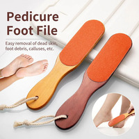Outils de pédicure avec manche en bois, lime à pieds double face, grattoir pour peaux mortes, éliminateur de callosités pour les pieds