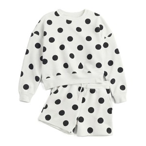 Ensemble 2 pièces surdimensionné pour femme : Sweat-shirt à manches longues col rond et short en molleton à cordon de serrage, tricoté et respirant, idéal pour le printemps - Product Image 1
