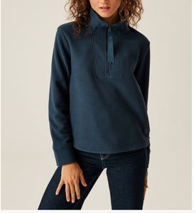 Sudadera de cuello alto de forro polar personalizada de alta calidad, estilo pulóver con hombros caídos, cómoda y holgada para mujer, con cuello simulado y bolsillos. - Product Image 1