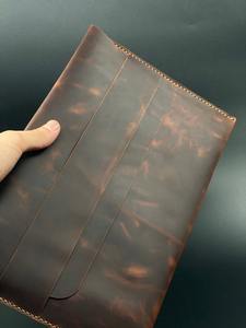 Housse pour ordinateur portable MacBook Air en cuir véritable personnalisable avec sangle de transport, style professionnel durable, logo personnalisé LS-0211 - Product Image 6