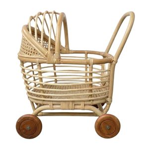 Poussette de poupée de luxe en rotin avec roues en bois, jouet pour enfants, tout-petits et jeux d'imitation en crèche - Product Image 2