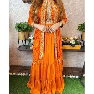 Lehenga choli กับ Koti สีส้ม - Product Image 1