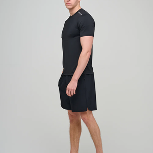 ชุดเสื้อยืดและกางเกงขาสั้นผู้ชาย น้ำหนักเบา ระบายอากาศได้ดี รับผลิตตามแบบ OEM ชุดออกกำลังกายฤดูร้อน ผ้าสี่ทิศทางยืดหยุ่น ชุดวิ่ง ชุดฟิตเนส - Product Image 6