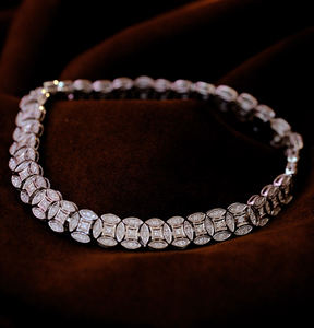 Bracelet chaîne géométrique classique plaqué rhodium avec pierres de zircon rondes, bijoux de mode pour femmes - Product Image 2