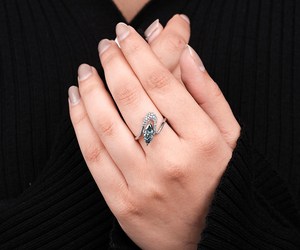Anillo de Oro Blanco de 14K OM GEMS, Anillo Envolvente con Diamante Azul de Laboratorio de Corte Marquesa de 0.80 CT, Anillo Personalizado para Fiesta de Mujer - Product Image 6