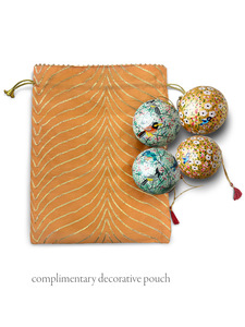 Ornements en papier mâché faits à la main, motifs floraux et d'oiseaux, imprimés en 3 couleurs, décoration traditionnelle suspendue pour arbre de Noël GM - Product Image 3