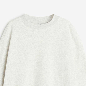 Sudadera Extra Grande de Cuello Redondo para Mujer, Calidad Premium, Color Gris Sólido, 100% Algodón Tejido, Manga Larga, Estilo Casual Otoñal - Product Image 4