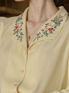 Camisa de Algodón Crema para Mujer, con Bordado de Flores Coloridas, Cuello con Botones, Blusa Casual a la Moda - Product Image 5