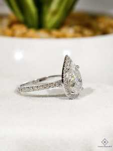 0.71CT Pear Cut Lab Grown Diamond G VS1 Clarity Halo Classic <b>Ring</b> 10K White Gold for Women's Fine Jewelry for Wedding Gift - Product Image 3
