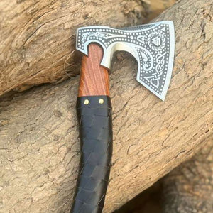 Hacha de Estilo Nórdico con Cabeza de Acero y Diseño Grabado, Mango de Madera, Herramienta Industrial para Camping, Supervivencia, Decoración del Hogar, Regalo Coleccionable - Product Image 4