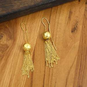 Boucles d'oreilles pendantes en fil doré pour femmes |   Boucles d'oreilles pendantes longues à la mode |   Fabricant de bijoux sur mesure OEM ODM - Product Image 1