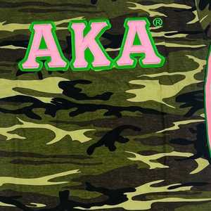 Camiseta Premium AKA Camo para Mujer, con Letras Griegas, Tela de Alta Calidad, Ajuste Cómodo, Cuello Redondo Informal - Product Image 4