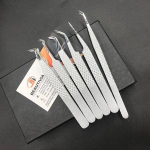 Pince à épiler en acier durable Silver Sparkle Glitter Diamond Grip Extension de cils Pointe pointue Personnalisable Marque privée - Product Image 1