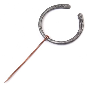 Broche de manteau artisanale en acier au carbone, aiguille en cuivre, forgée sur mesure, qualité industrielle, Pasha Enterprises, garantie 3 ans pour manteau - Product Image 4