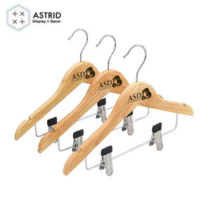 Logo personnalisé en bois 32 CM cintre en bois pantalon de costume pour enfant pour vêtements pour enfants - Product Image 1