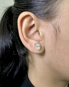 Elegantes Pendientes Solitarios de Diamante Cultivado en Laboratorio con Corte Ovalado y Cuatro Puntas, Oro de 14K, Joyería Fina de Lujo, Proveedor Mayorista - Product Image 1