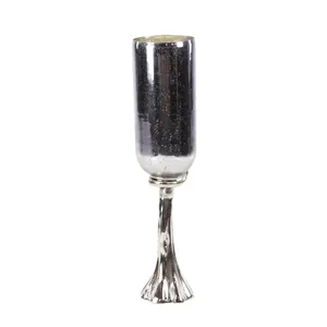 Fabricant d'exportation de porte-bougies décoratifs en métal faits à la main pour les acheteurs B2B internationaux – Porte-bougie argenté avec effet mercure - Product Image 4