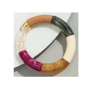 Bracelet en résine au charme vintage haut de gamme avec un attrait luxueux distinctif pour les tendances de la mode féminine moderne - Product Image 3