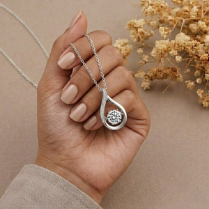AMBER JEWELS Collier unisexe en argent 925 plaqué argent avec pendentif goutte d'eau, sertissage griffe de moissanite, chaîne serpent, luxe GRA - Product Image 3