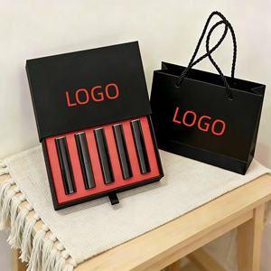 La fábrica ofrece una nueva línea de lápices labiales de tubo fino en un set de cinco piezas, con resistencia al agua y retención del color. - Product Image 5