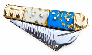 Cuchillo de caza de acero inoxidable con mango azul y blanco, hoja de punta caída, borde serrado, funda de cuero, calidad DIY - Product Image 3