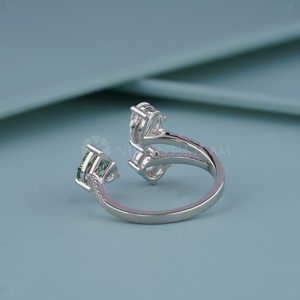 Anillo de diamantes de oro blanco con diseño moderno en corte redondo, de pera y de corazón, con claridad VVS certificada por IGI para mujeres, de proveedor indio. - Product Image 3