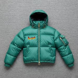Veste matelassée à capuche pour femme avec logo personnalisé OEM, respirante, chaude, rembourrée de duvet, décontractée pour l'hiver - Product Image 4