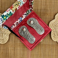 Artisanat métallique fait main, plaqué argent, CHARAN PADUKA avec emballage en boîte royale