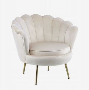 Sillón de Diseño con Respaldo Festoneado, Tapizado de Lujo para Uso en Hostelería - Product Image 1