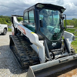 Chargeuse compacte Bobcat T66 en gros avec option cabine de luxe, moteur, roulement et boîte de vitesses standard d'usine - Product Image 3