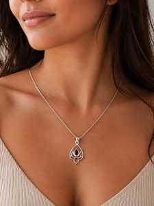 Pendentif Fleur de Lotus Plaqué Or Vintage Fait Main en Argent Sterling 925 avec Grenat, Pierre de Naissance de Janvier, Cadeau pour Elle, Bijou d'Anniversaire - Product Image 2