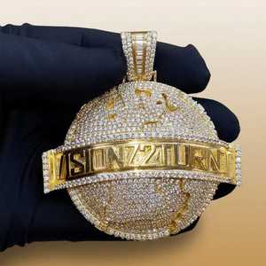 Colgante Redondo Personalizado con Incrustaciones de Diamantes Moissanite VVS, Corte Redondo, Joyería Fina de Lujo Estilo Hip Hop, Plata de Ley 925 - Product Image 1