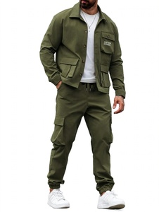 Ensemble de survêtement pour homme ONETEN vert olive, pantalon de jogging à poches cargo et cordon de serrage, veste boutonnée, tenue 2 pièces - Product Image 4