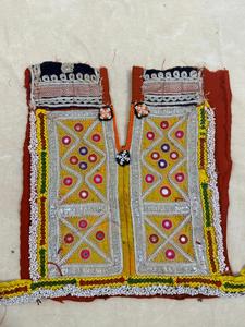 Lot de pièces vintage : patchs brodés traditionnels Banjara pour col de chemise, appliques à coudre pour artisanat - Product Image 2