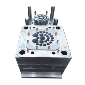 Piezas de plástico moldeadas por inyección personalizadas - Molde de múltiples orificios - Product Image 2