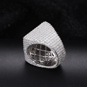 Bague Signet Carrée de Luxe pour Homme, Plaqué Or Rose 18 carats, Diamant de Laboratoire Taille Baguette, Style Hip Hop, Lourde et Imposante, Personnalisable - Product Image 3